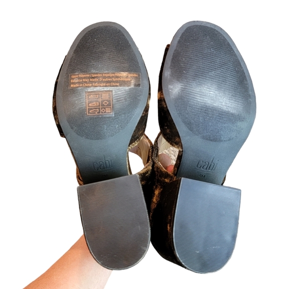 Cabi Olive Green Velvet Interlock Block Heel Sandals Women's Size 8 - Picture 9 of 12